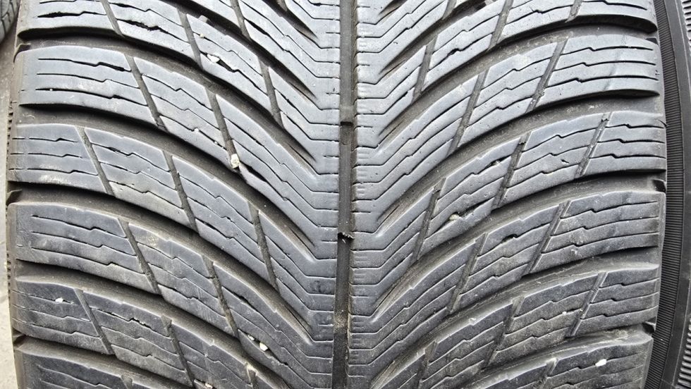Zimní pneu 245/40/18 Michelin - 2