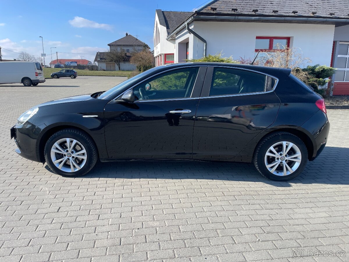 ALFA ROMEO GIULIETTA 1.4T 110KW XENON odp.DPH 2016 - 2