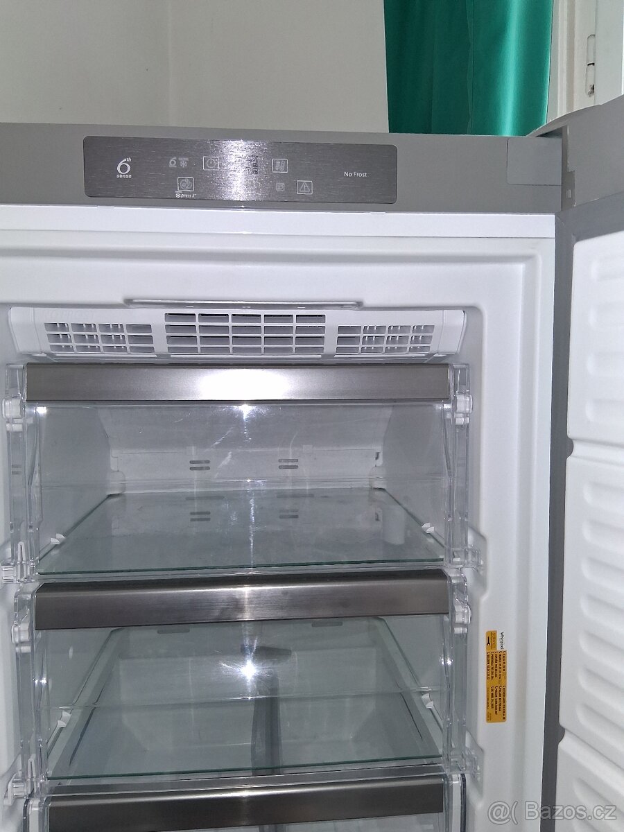 Mrazák Whirlpool UW8 F2C XBI N 2 Objem: 263 l - 2