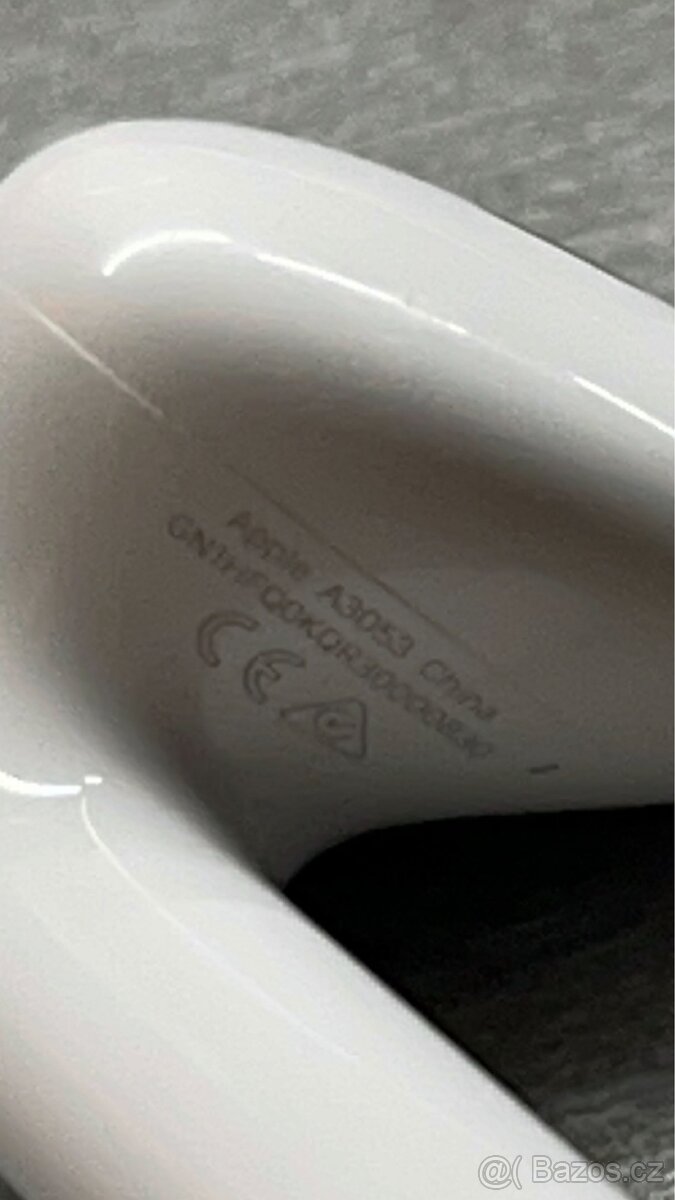 Levé sluchátko airpod 4 - 2