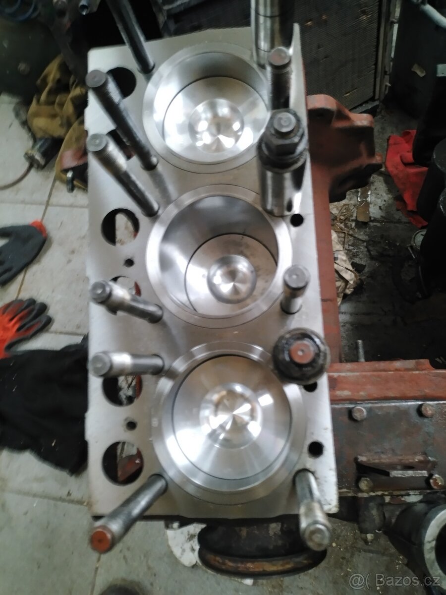 Prodám na Zetor URI - 2