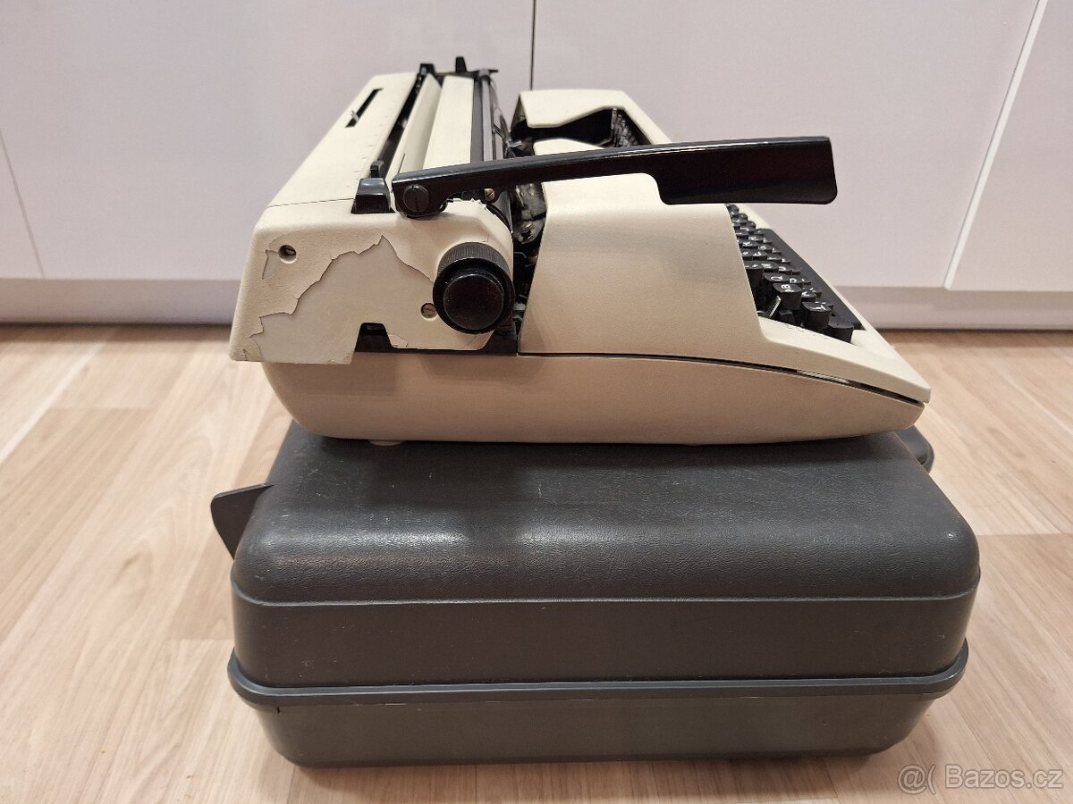 Psací stroj Cosul 2226 - 2