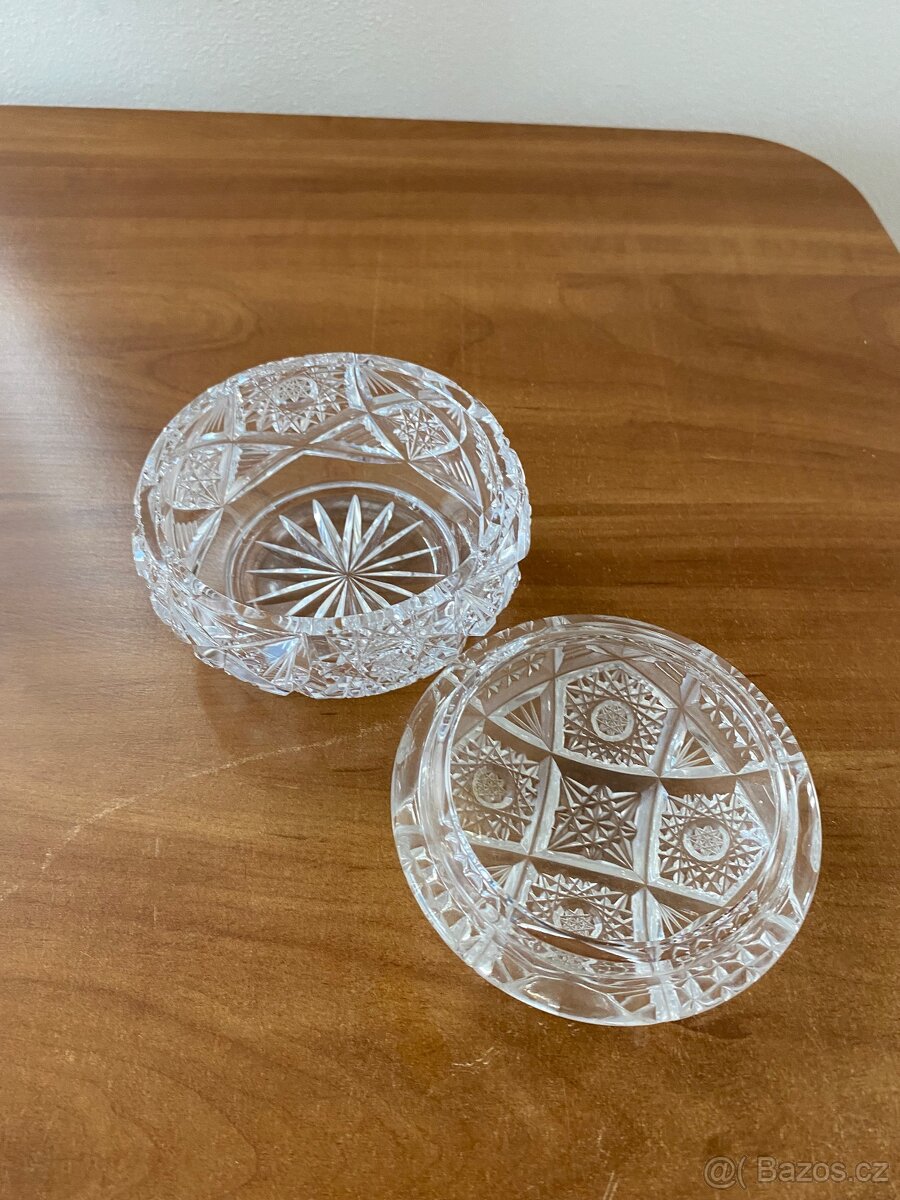 Staré dózy broušené sklo - 2