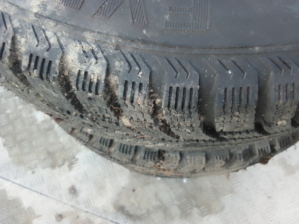 Sadu zimních kol 165/70r13 s disky - 2