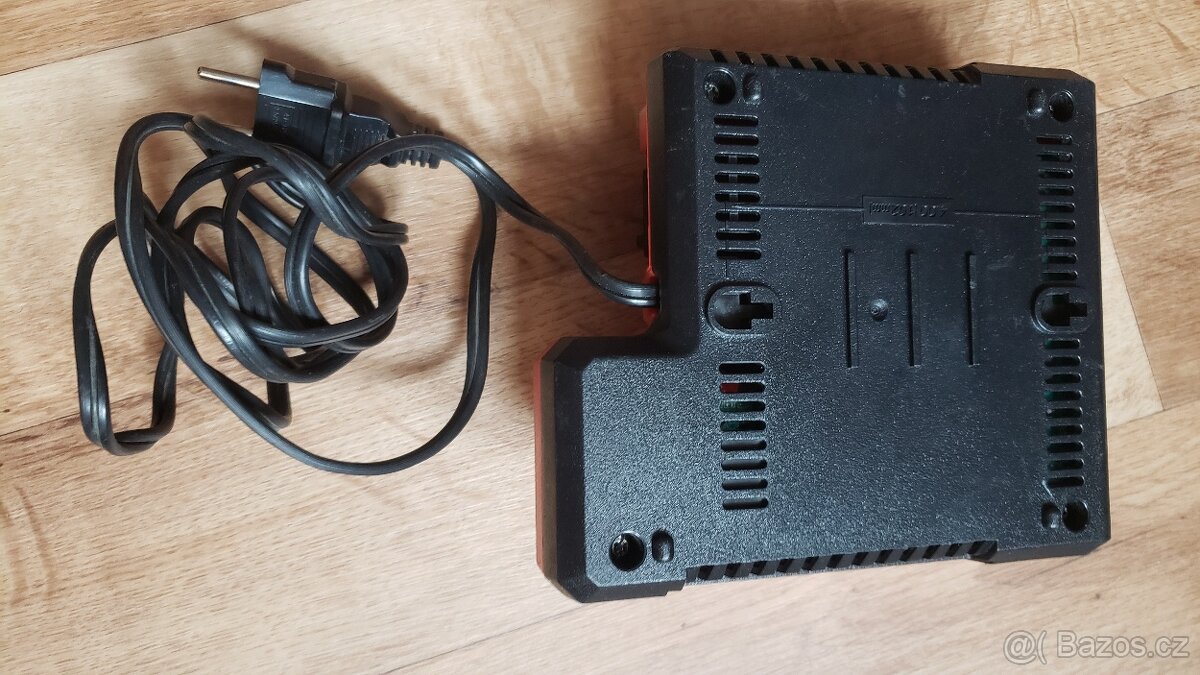 Milwaukee M18 nabijecka - 2