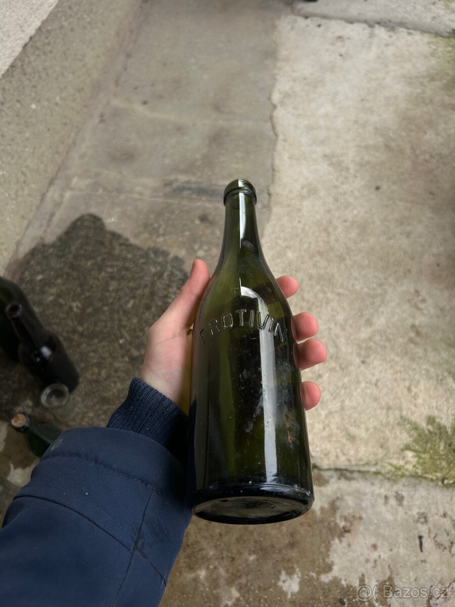 STARÉ PIVNÍ LAHVE PROTIVIN - 2