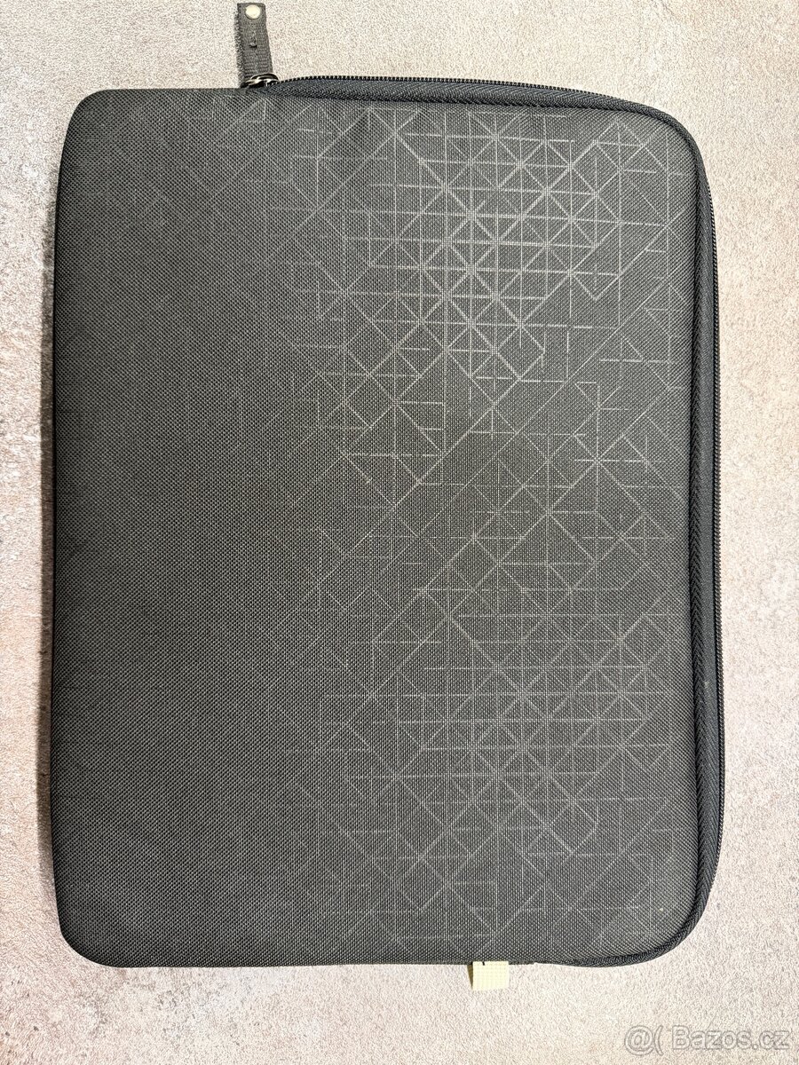 Case Logic Ibira 13,3" pouzdro - 2
