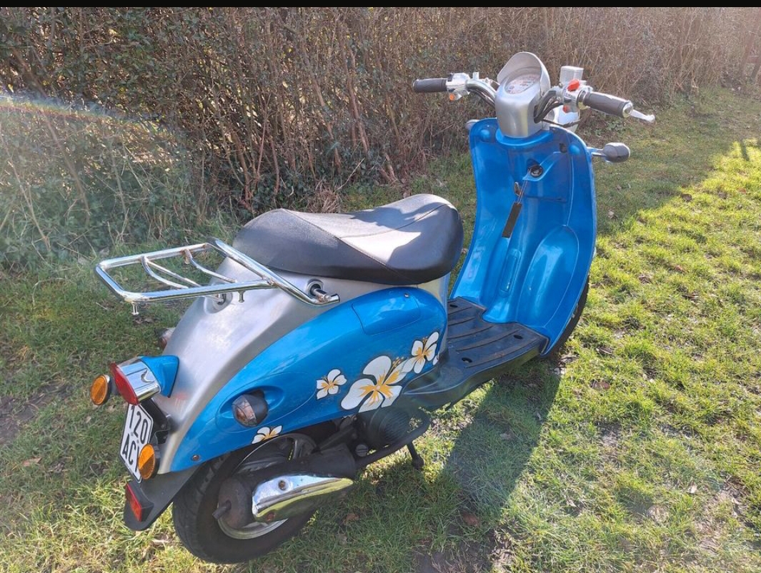 Prodám skútr 50 ccm styl vespa - 2