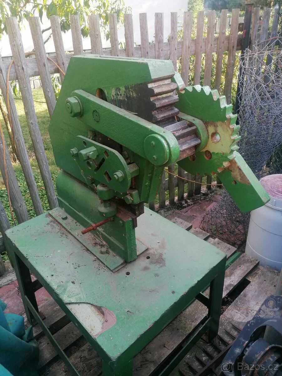 Pákové nůžky na profily - 2