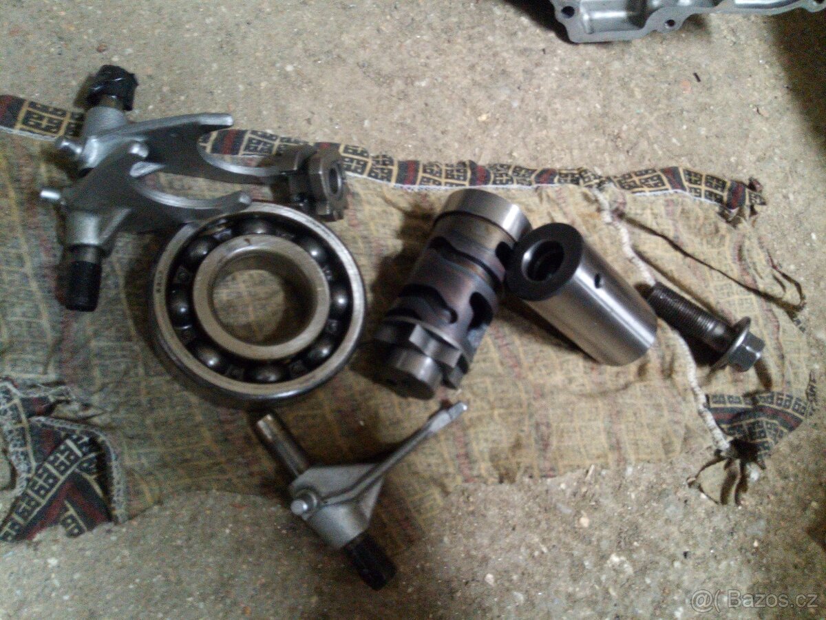 Suzuki DR 650 RSE - 2