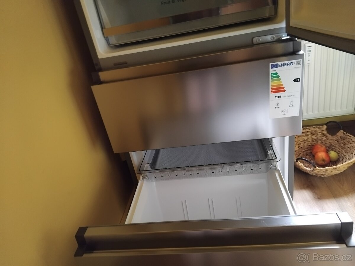 Nová lednice Hisense - 2