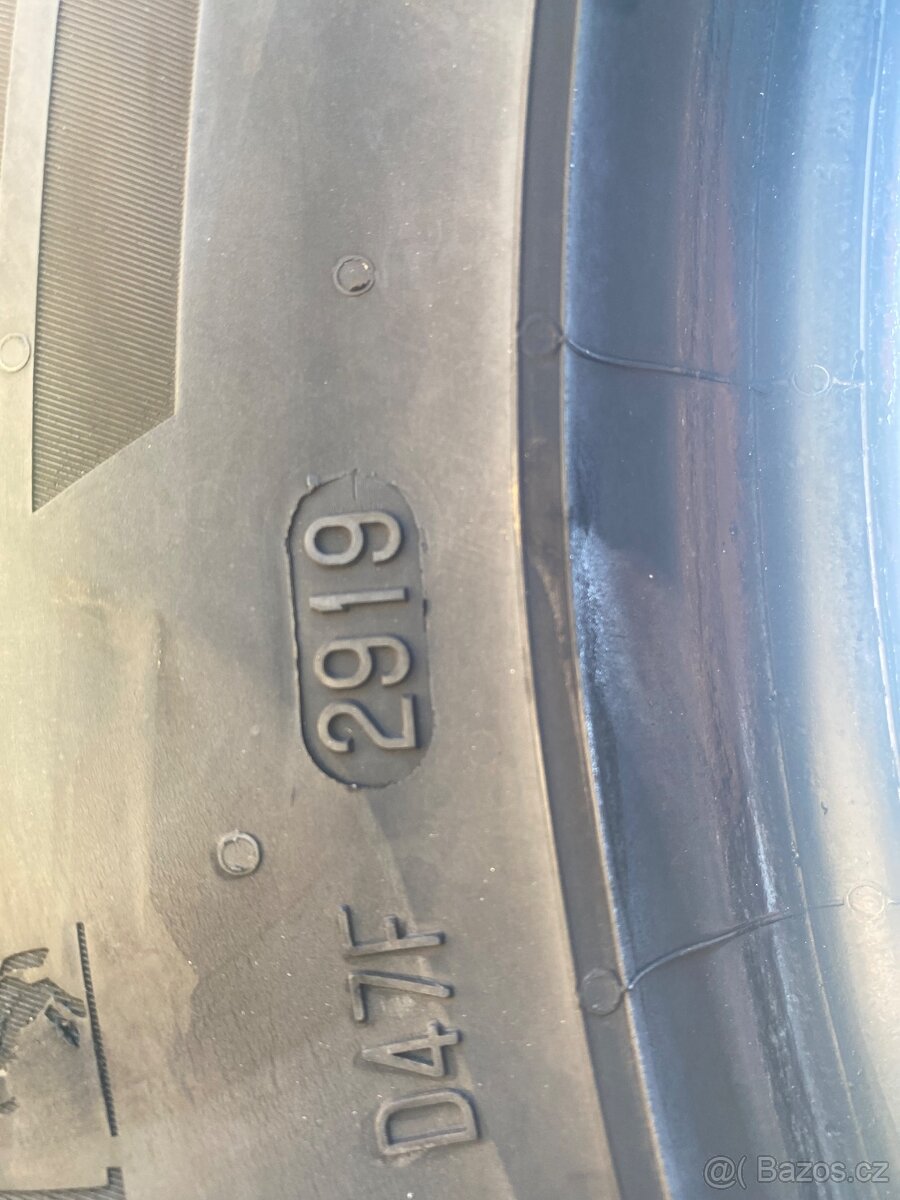 Pneu 245/65 R17 - 2