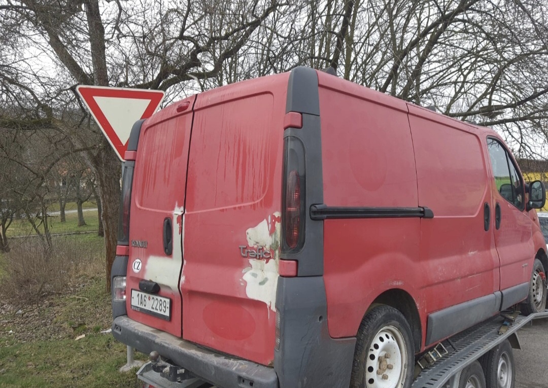 Opel Vivaro 1.9 nafta 7 mist - 2