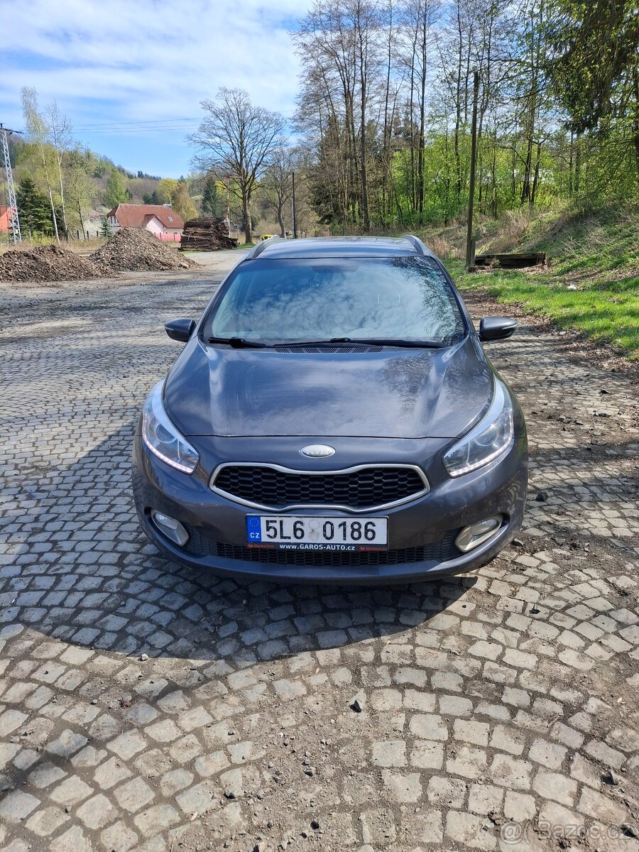 Prodám Kia Ceed 1,4i SW Exclusive - LPG - r.v. 2013 - 2