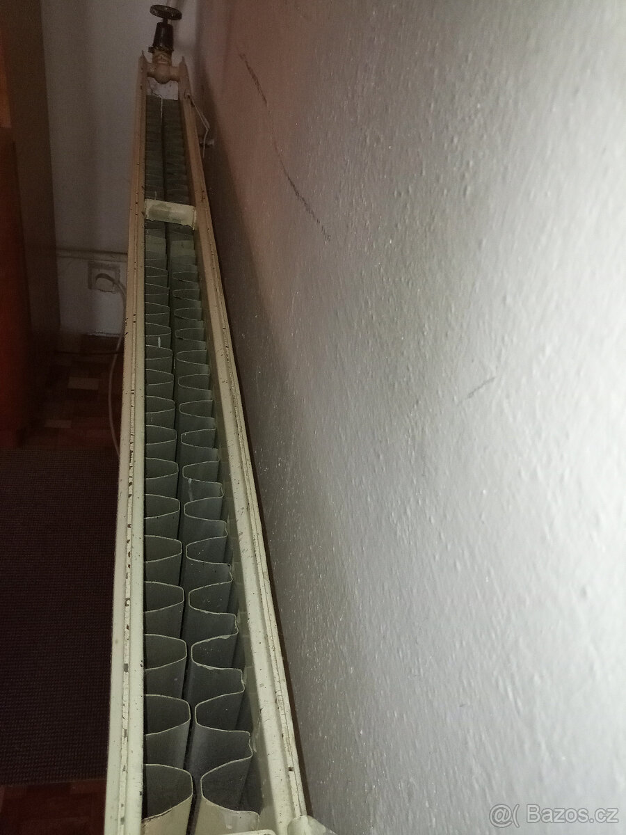 Radiátor plechový dvoudeskový - 2