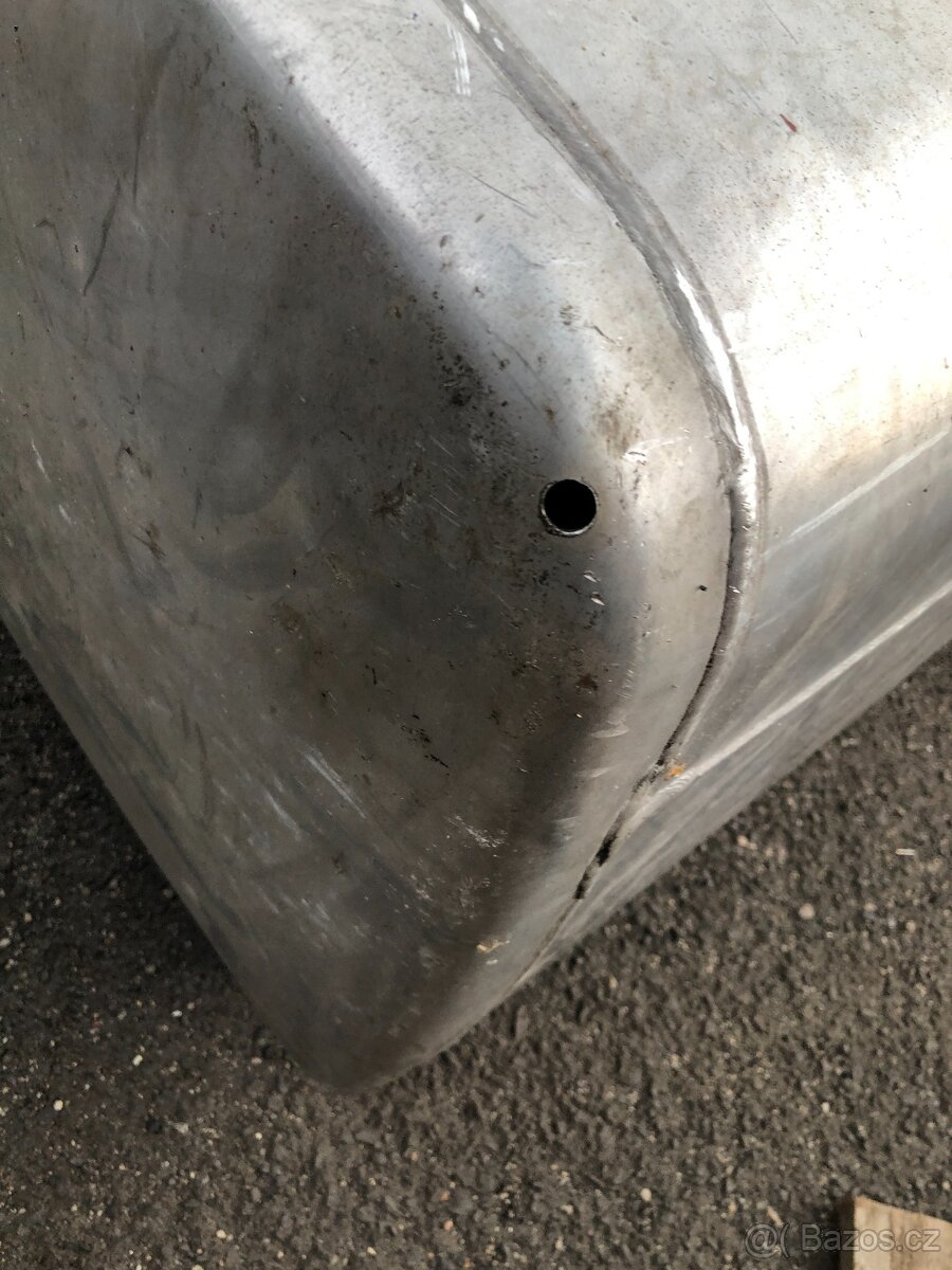 Nádrž z kamionu iveco bak 157cm - 2