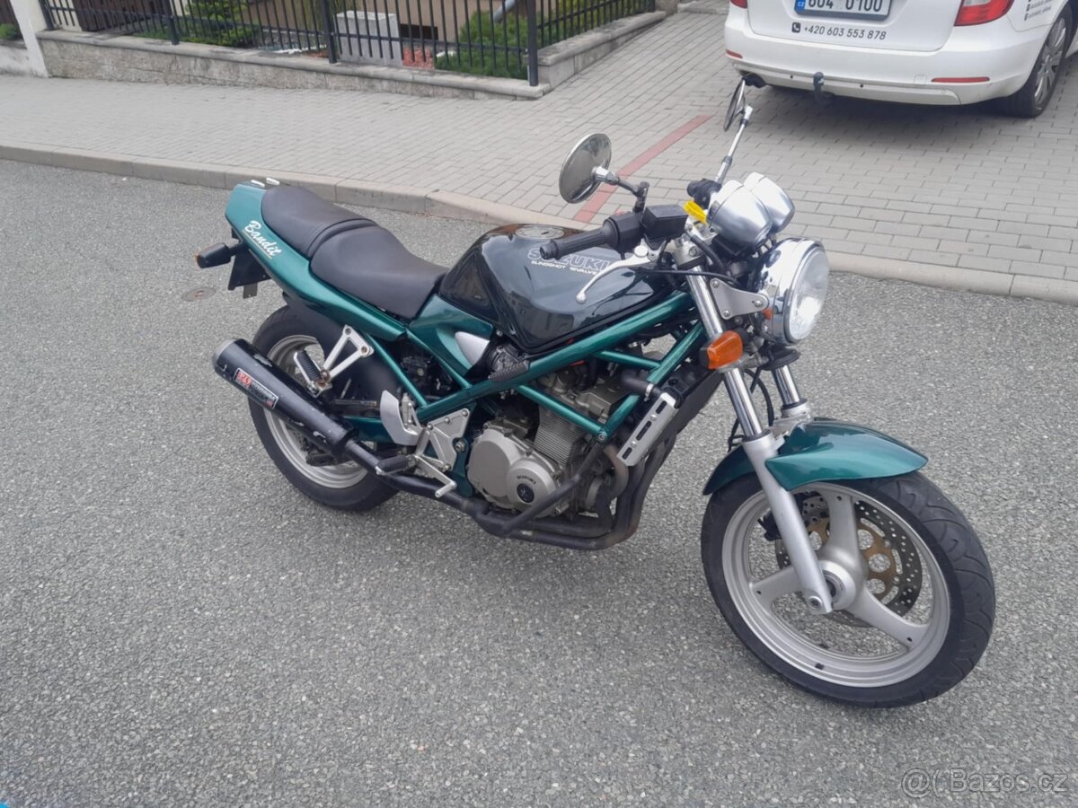 Suzuki Bandit 400 - 2