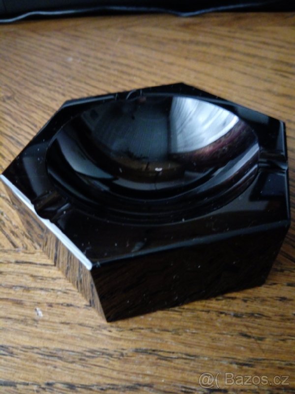 25 KS NOVÝ "POPELNÍČEK" - SKLO - 2