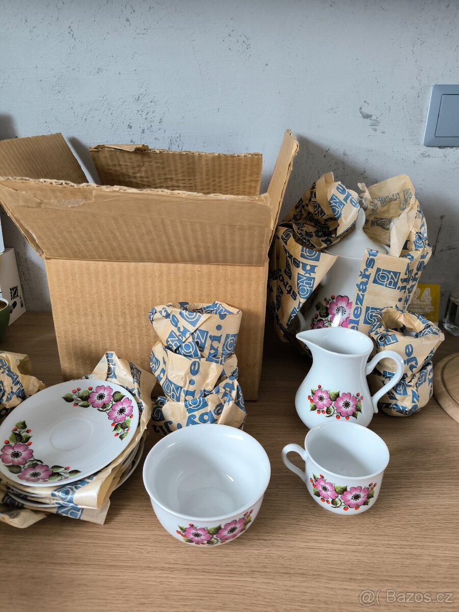 Čajový set vyrobeno v Československu - 2