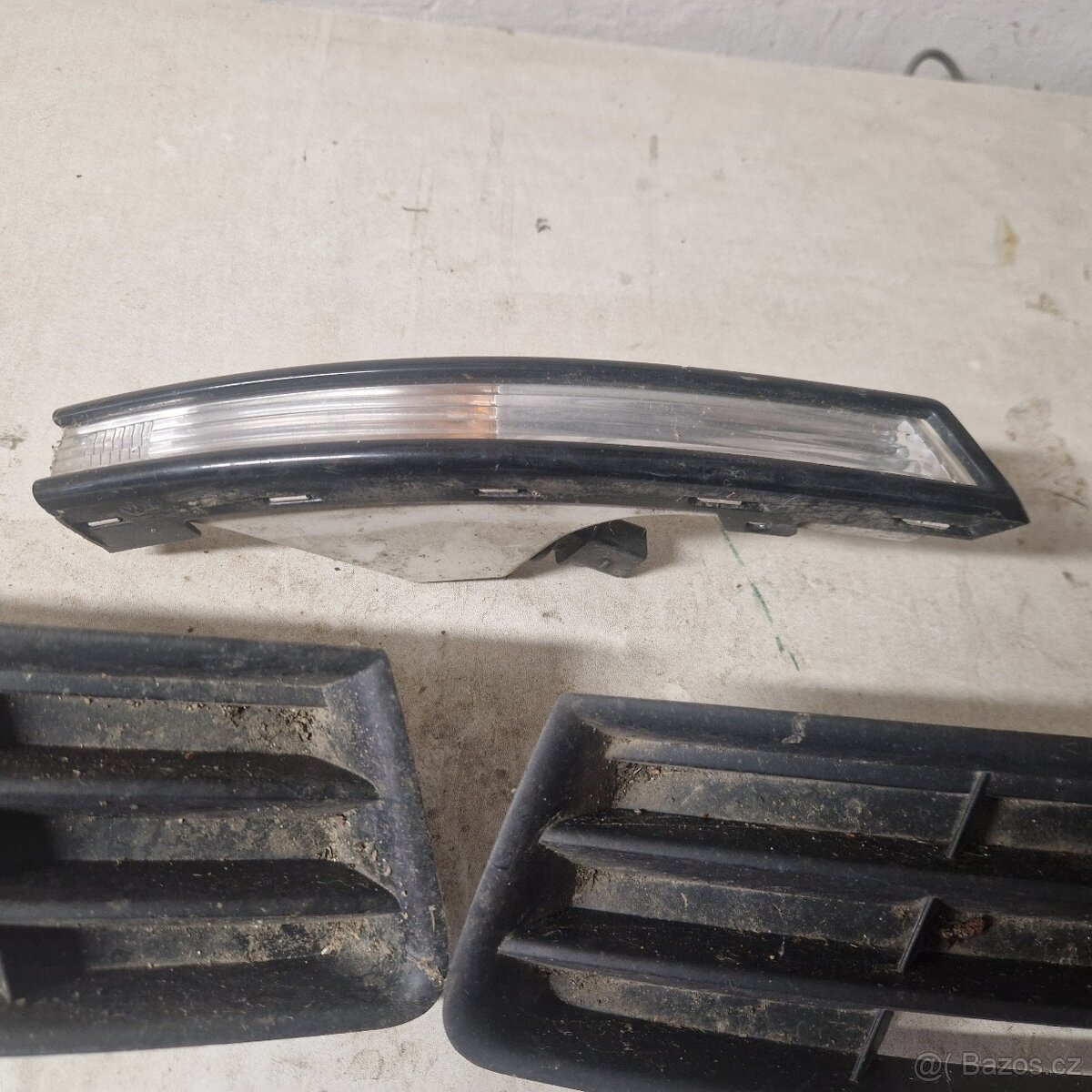 Prodám zaslepky předního nárazníku vw passat B6 - 2