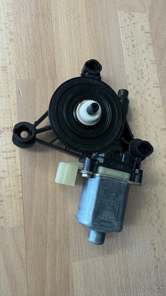 Motorek stahování oken 5Q0959801 - 2