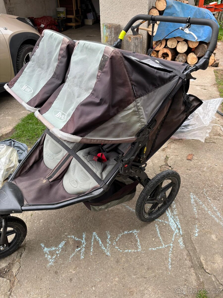 Kočárek pro dvojčata - 2