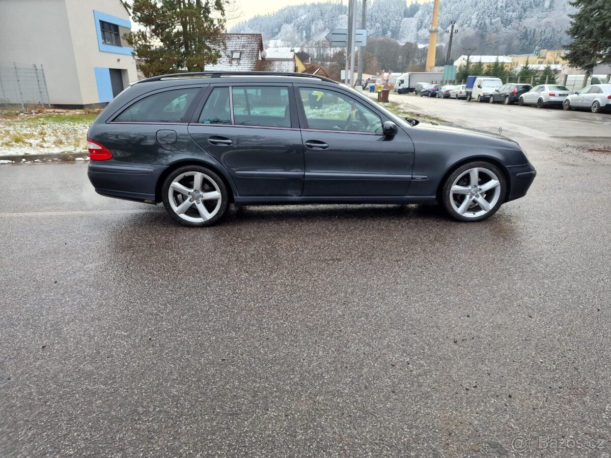 Mercedes E320i W211combi 7mist e320 V6 4x4, 4-matic, STK - 2