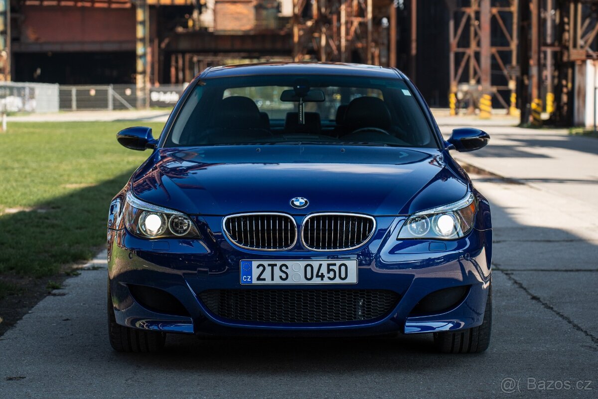 BMW M5 E60 V10 - 2