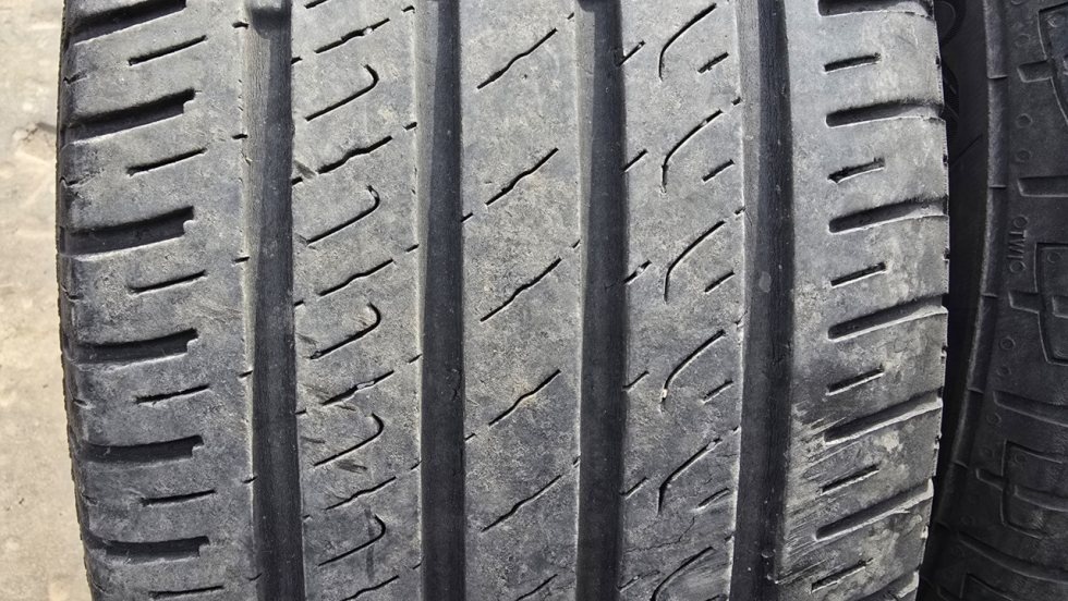 Letní pneu 215/60/16 Barum - 2