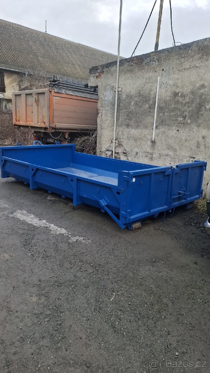 Hákový kontejner na suť - 2