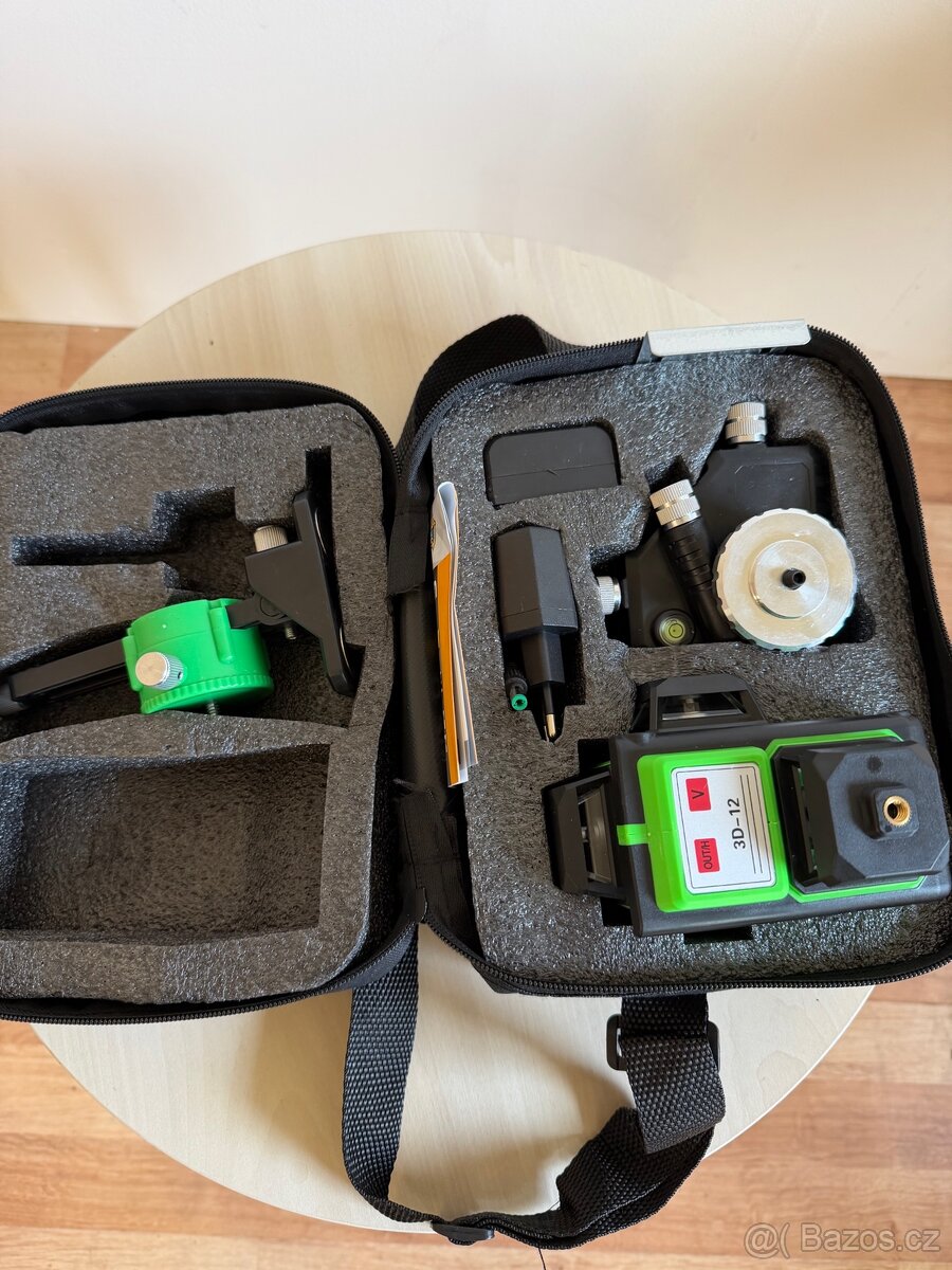 Křížový laser (1104) - 2