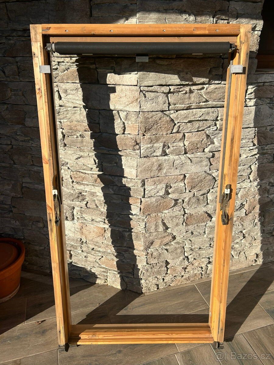 Prodám střešní okna Velux - 2