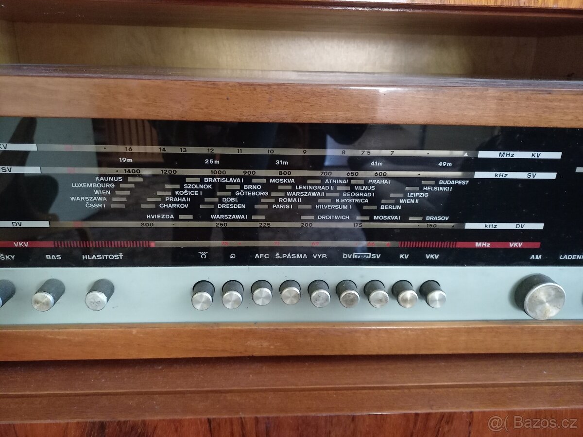 Retro rádio Tesla - 2