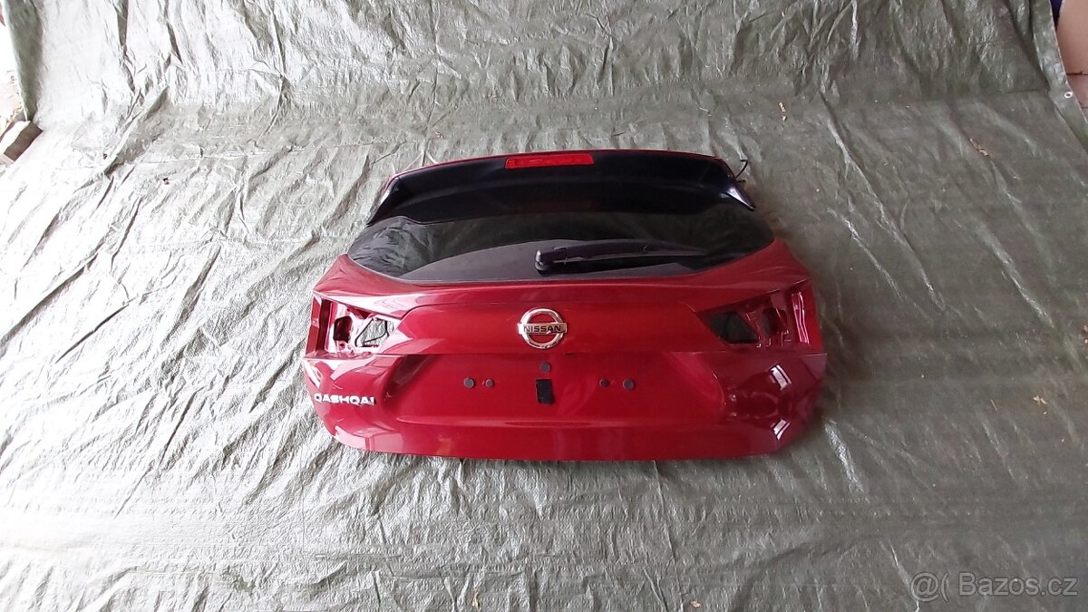 Nissan Qashqai J11 – Dveře kufru , stěrač - 2