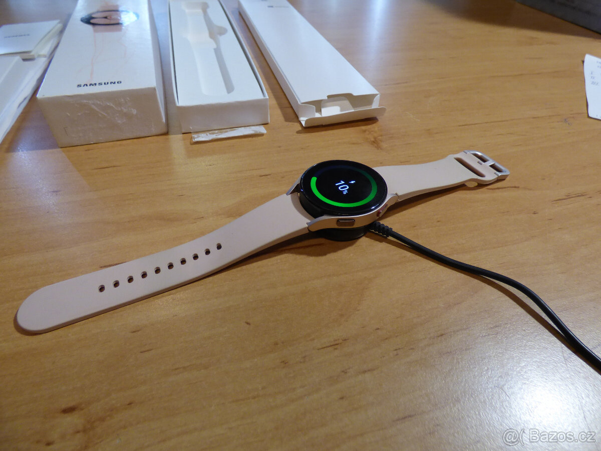 Samsung Galaxy Watch 4 - 40mm růžové - 2