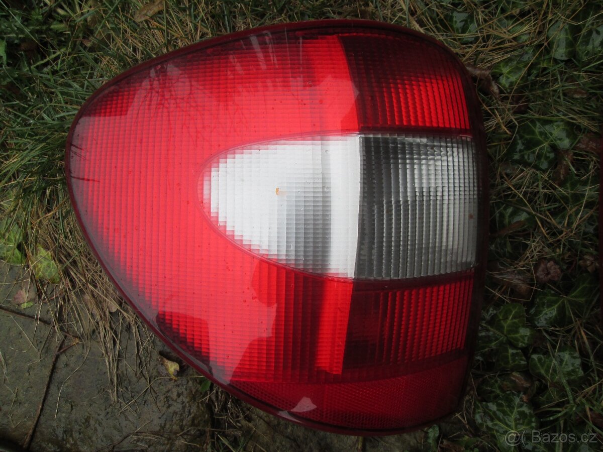 Chrysler Voyager RG EU zadní světlo lampa 2001-2007 levá - 2
