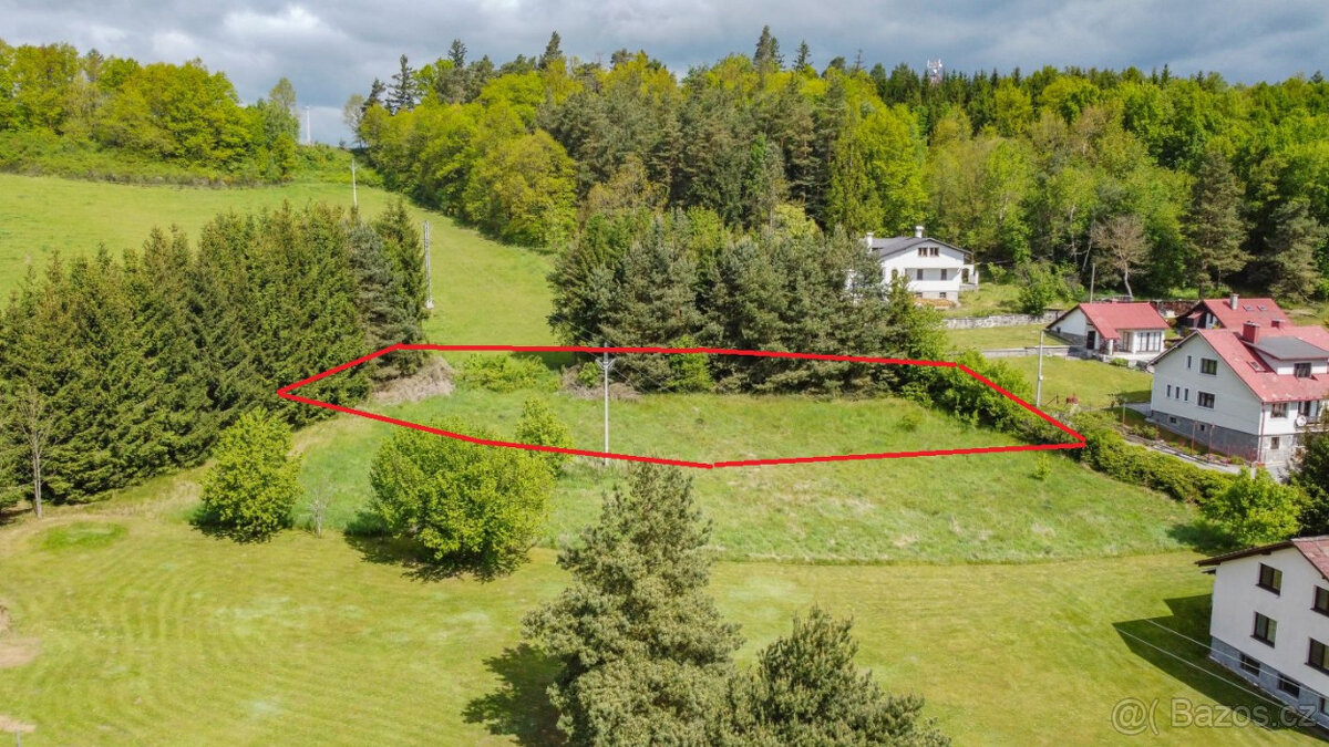 Pozemek určený k výstavbě domu 1678 m2 v Kolinci - 2