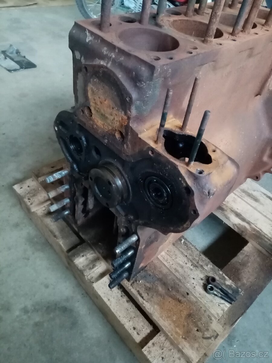Blok motoru Zetor 7001 - 2