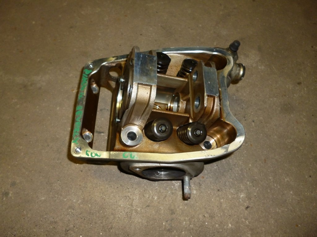 Aprilia Scarabeo 500. Hlava. Od 2003 - 2