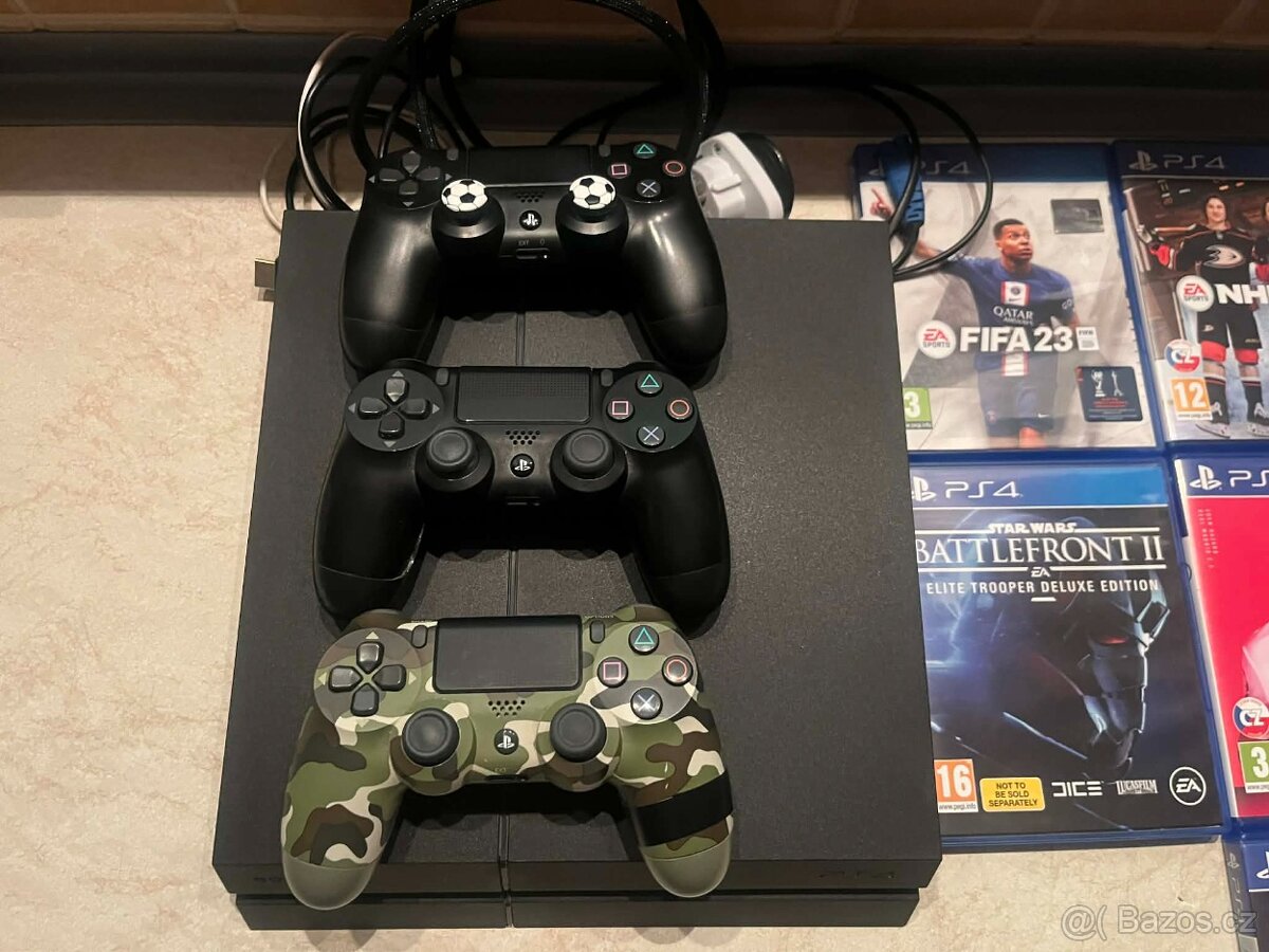 PS 4 + ovladače a hry - 2
