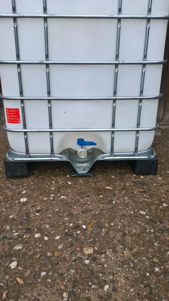 Prodám Ibc kontejner, barel na vodu / Nádrž 1000 L - 2