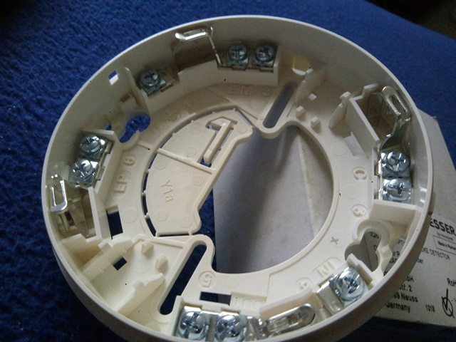 eps kouřové čidlo (hlásič) + patice Esser 802371+ 805590 - 2