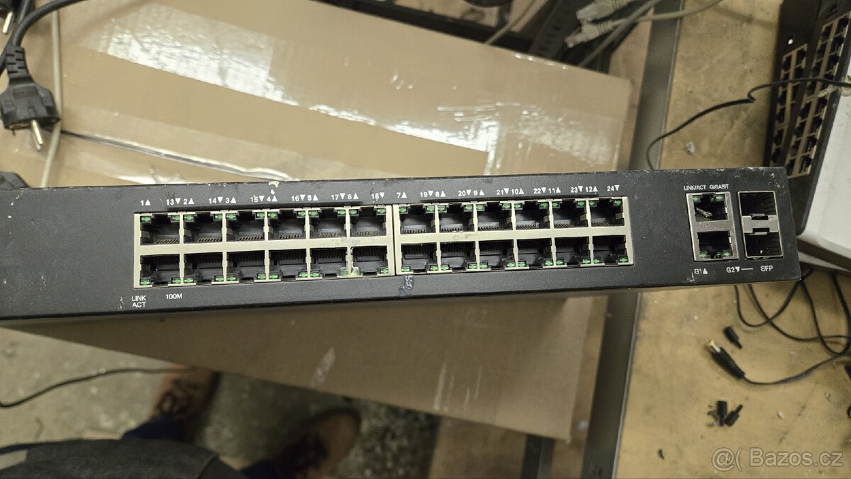 CISCO SMART SWITCH SF200 24-PORT 10/100 - 2
