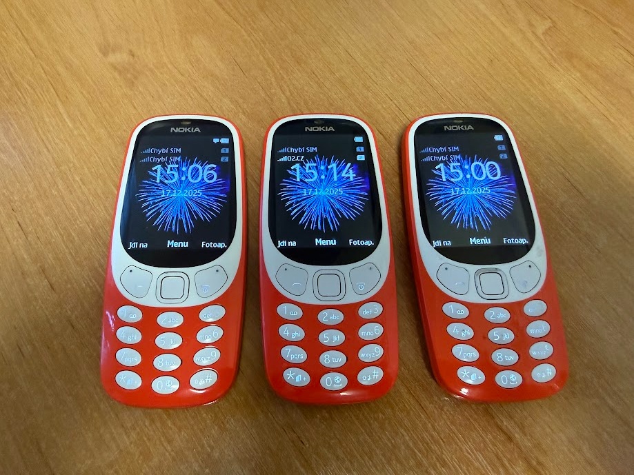 NOKIA 3310 na dvě SIM karty - originální baterie a nabíječka - 2