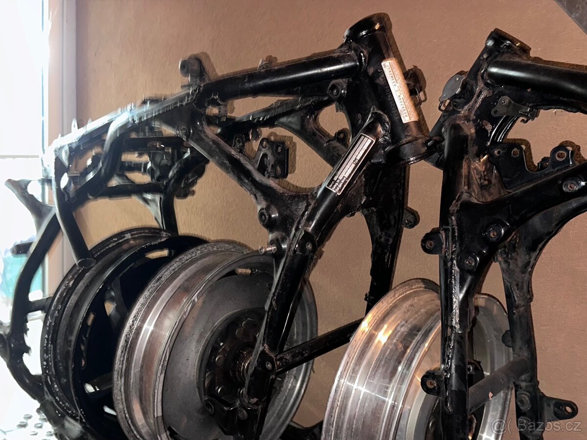 Yamaha Vmax 1200 rám s doklady - 2