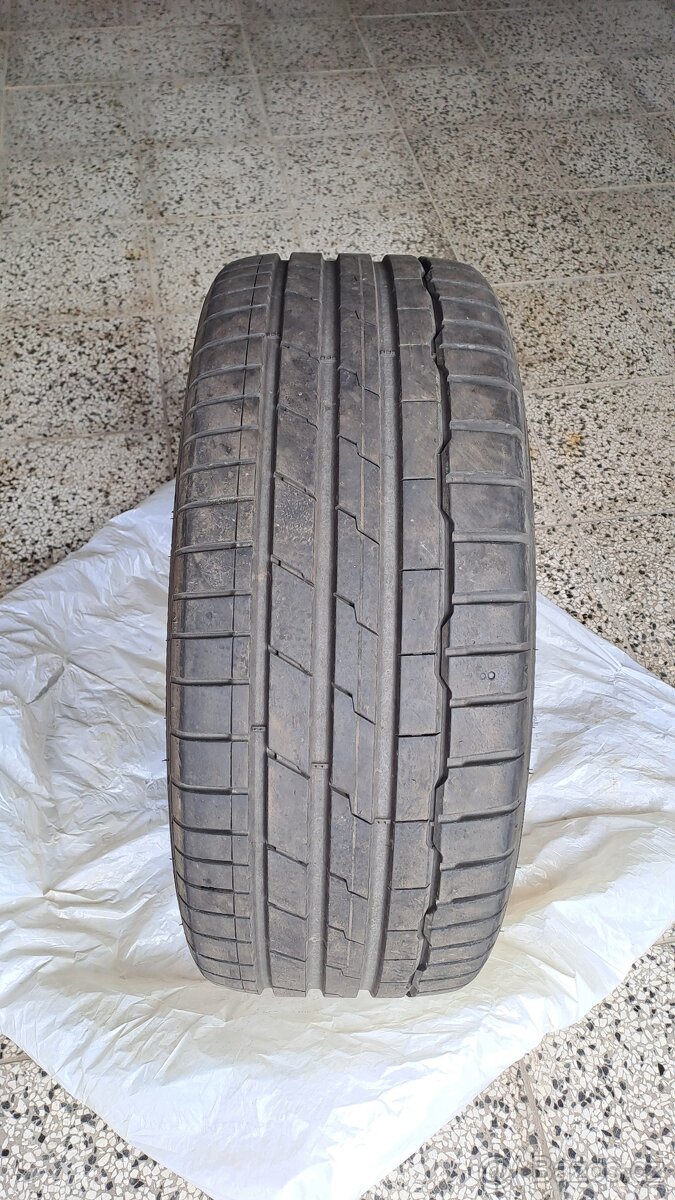 235/45/18 letní pneu Hankook - 2