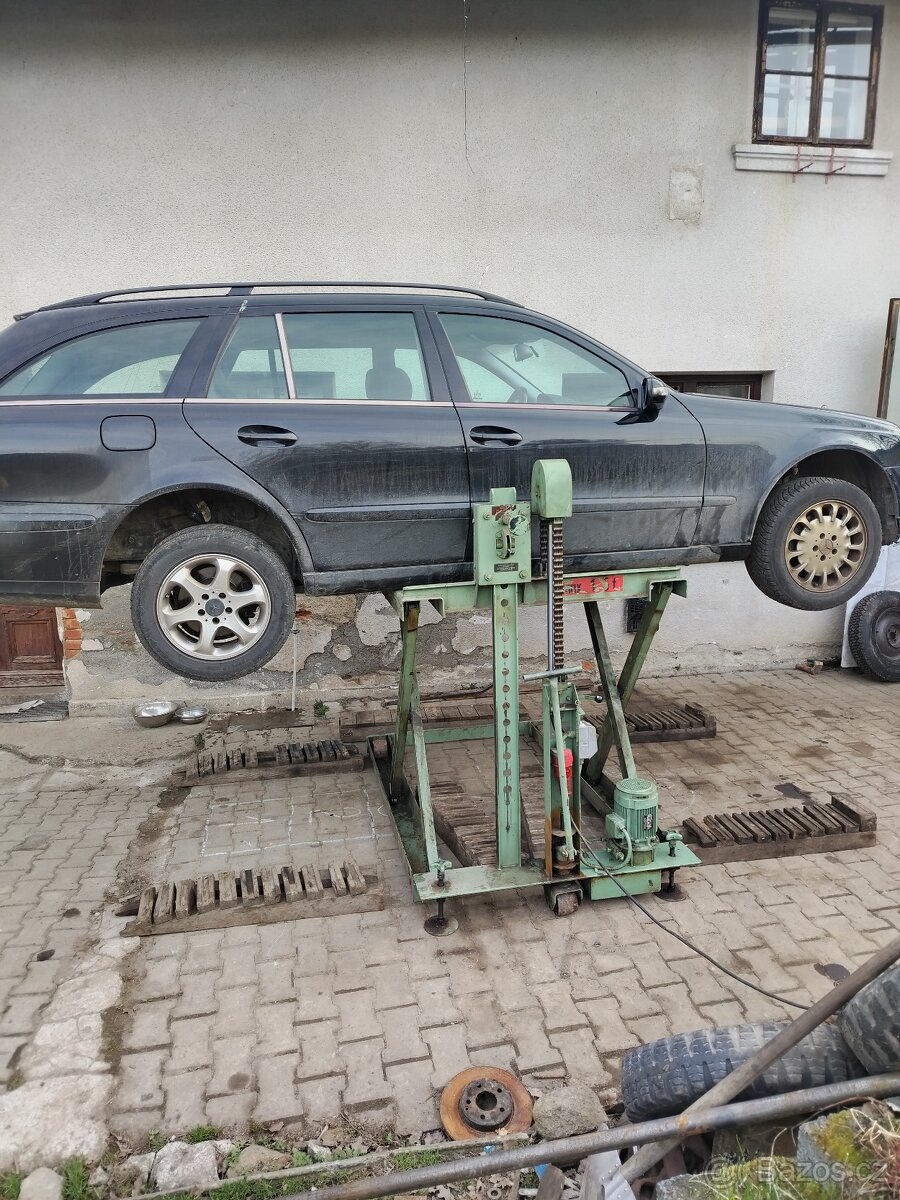 Hever nůžkový mobilní - 2