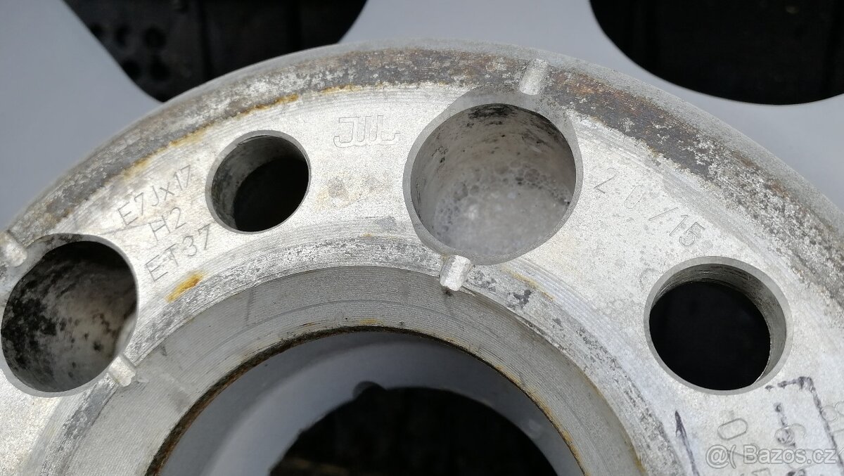 215/55 R17 zimní - 2