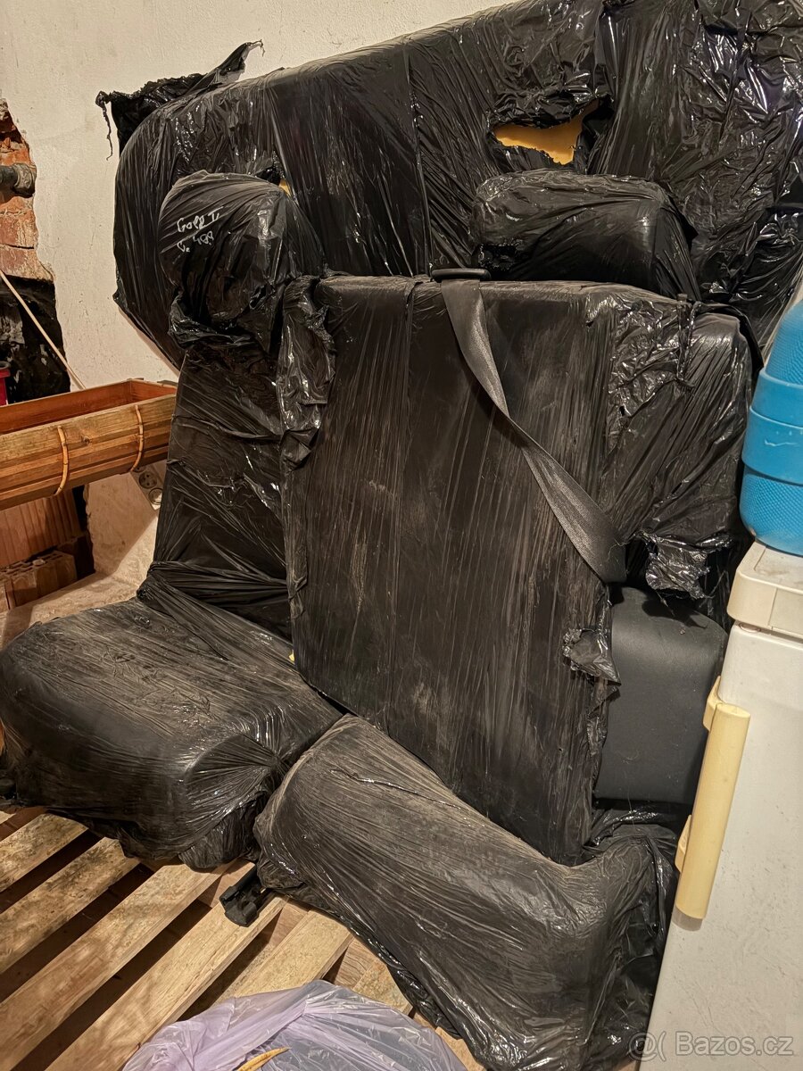 Interiér, sedačky Golf V - 2