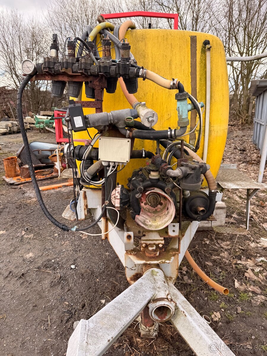postřikovač za traktor - 2